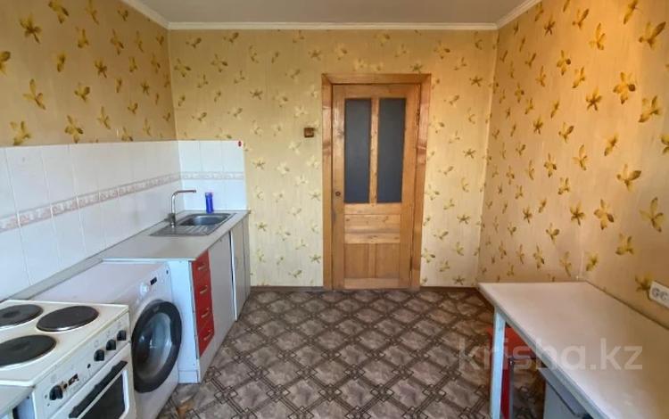 1-комнатная квартира · 36 м² · 4/5 этаж, тынышпаева 111 за 8.5 млн ₸ в Усть-Каменогорске — фото 3