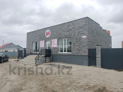 Коммерциялық жылжымайтын мүлік в Западно-Казахстанской обл.: Еркін, кеңселер, дүкендер мен бутиктер, қоймалар, сұлулық салондары · 130 м², бағасы: 61 млн 〒 Еркін, кеңселер, дүкендер мен бутиктер, қоймалар, сұлулық салондары · 130 м², бағасы: 61 млн 〒 в Уральске, мкр. Зачаганск пгт
