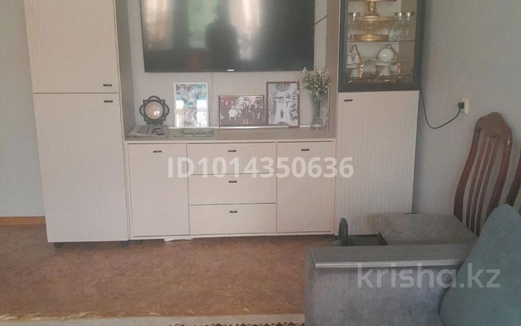 3-комнатная квартира · 62 м² · 4/5 этаж, мкр 5, .Абулхаир хана 57 a — Район океана возле халык банка за 17.5 млн ₸ в Актобе — фото 2