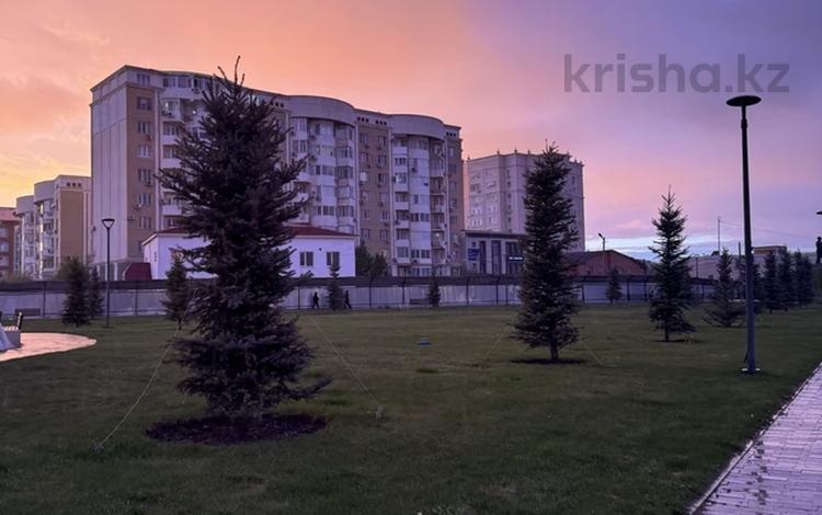 2-бөлмелі пәтер · 80 м² · 8/9 қабат, мкр Центральный, Крупская 24, бағасы: 300 000 ₸ в Атырау — фото 3