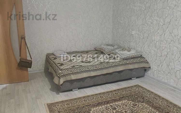 1-комнатная квартира · 30 м² · 1/5 этаж, Старый город, Алтынсарин — Район ЖД ВОКЗАЛ за 9 000 ₸ в Актобе — фото 2