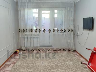 2-комнатная квартира, 45 м², 4/5 этаж, Мкр.Салтанат за 11.5 млн 〒 в Таразе