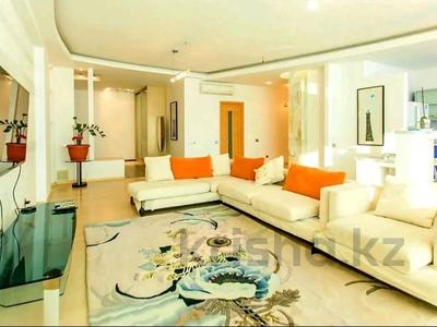 Аренда квартир посуточно в Алматы: 3-комнатная квартира · 160 м² · 12/20 этаж, мкр Самал-2, Достык 160 — Жолдасбекова за 31 000 〒 3-комнатная квартира · 160 м² · 12/20 этаж, мкр Самал-2, Достык 160 — Жолдасбекова за 31 000 〒 в Алматы, Медеуский р-н