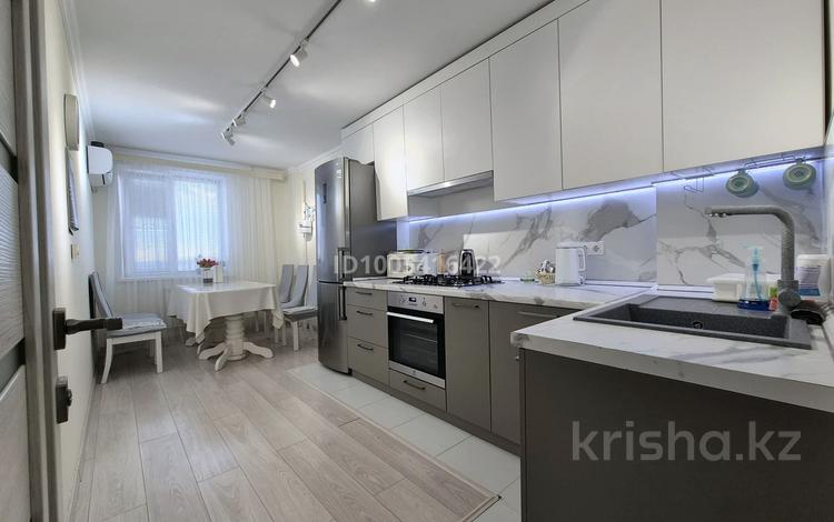 3-комнатная квартира · 102 м² · 9/9 этаж, мкр 12 — Магазин Мерей за 30 млн ₸ в Актобе — фото 2