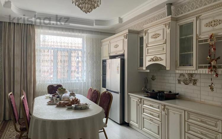 4-комнатная квартира · 181 м² · 13/14 этаж, 17-й мкр, ​17-й микрорайон 6 за 82 млн ₸ в Актау — фото 2