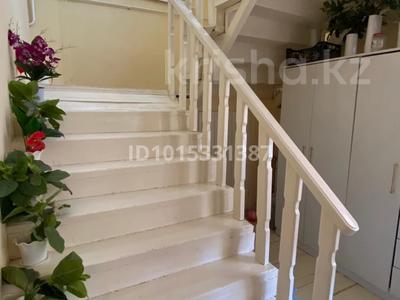 Жеке үй · 8 бөлме · 220 м² · 5 жүзд., М. Маметова 14 — Поликника, бағасы: 300 000 ₸ в Аксукенте