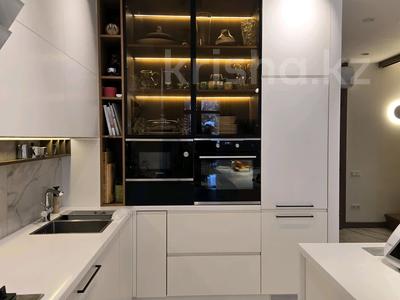 5-комнатная квартира · 240 м² · 3/3 этаж, мкр Тау Самал, Ладушкина 89 — достык-оспанова за 304 млн 〒 в Алматы, Медеуский р-н