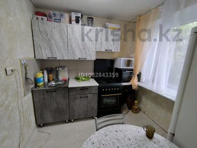 2-комнатная квартира · 45 м² · 3/5 этаж, Майкудук, Майкудук, 16й микрорайон за 9 млн 〒 в Караганде, Алихана Бокейханова р-н