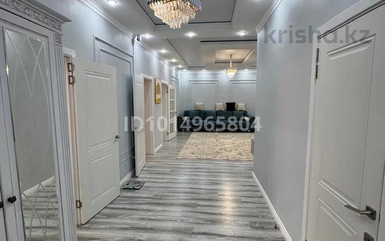 3-комнатная квартира · 137 м² · 5/5 этаж, мкр. Алтын орда 23д за 37 млн ₸ в Актобе — фото 2