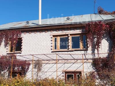 Продажа домов и дачи в Жетысу обл.: Отдельный дом · 5 комнат · 200 м² · 15 сот., Акылбекова 15а за 100 млн 〒 Отдельный дом · 5 комнат · 200 м² · 15 сот., Акылбекова 15а за 100 млн 〒 в Талдыкоргане