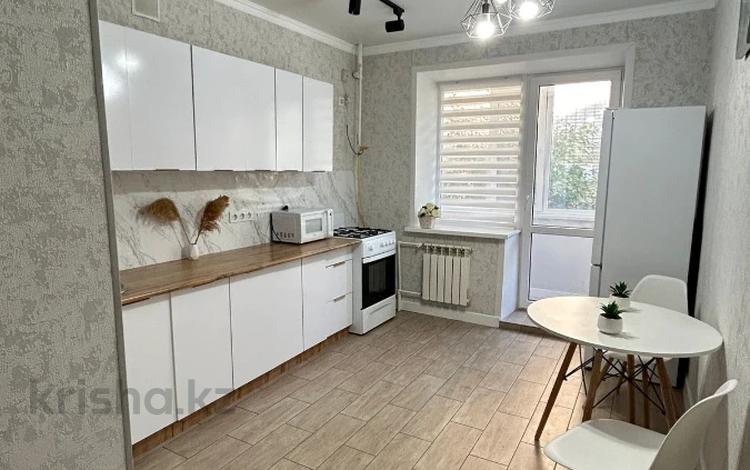 1-комнатная квартира · 48 м² · 1/5 этаж, Строитель за 22.5 млн ₸ в Уральске — фото 2