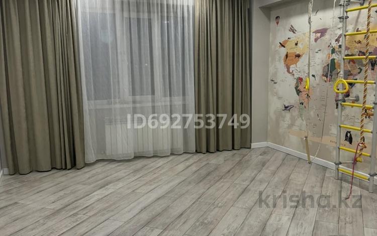 3-комнатная квартира, 100 м², 4/13 этаж помесячно, Майлина 54