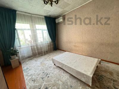 3-комнатная квартира, 62 м², 2/2 этаж, Акназар хан — Попова за 15 млн 〒 в Шымкенте, Енбекшинский р-н