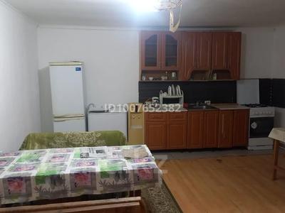 Отдельный дом · 2 комнаты · 85 м², мкр Лесхоз, Тажигали садыков 5 за 100 000 〒 в Атырау