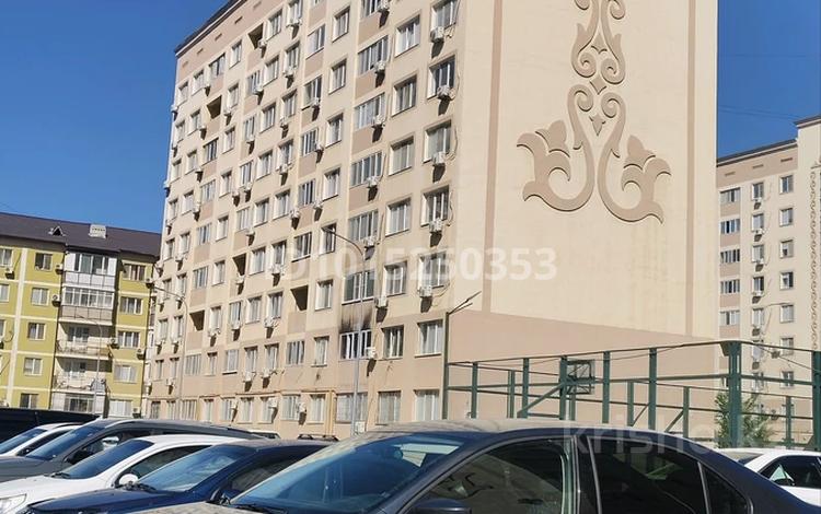 2-комнатная квартира · 69 м² · 6/9 этаж, мкр Нурсая, Таумуш Жумагалиева 17 а, 1 блок за 25 млн ₸ в Атырау — фото 2