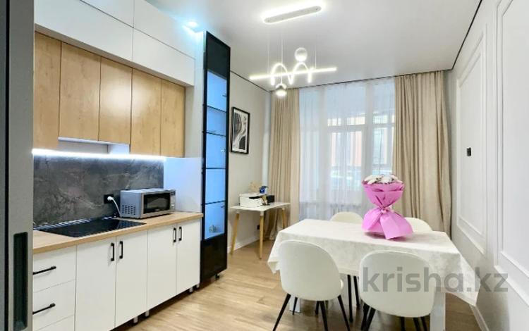 2-бөлмелі пәтер · 72.3 м² · 8 қабат, Абая — Тургут Озала, бағасы: 71.8 млн ₸ в Алматы, Алмалинский р-н — фото 2