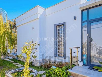 Отдельный дом · 4 комнаты · 135 м² · 3.5 сот., Gümüşlük 5214 sokak за 290 млн 〒 в Бодруме