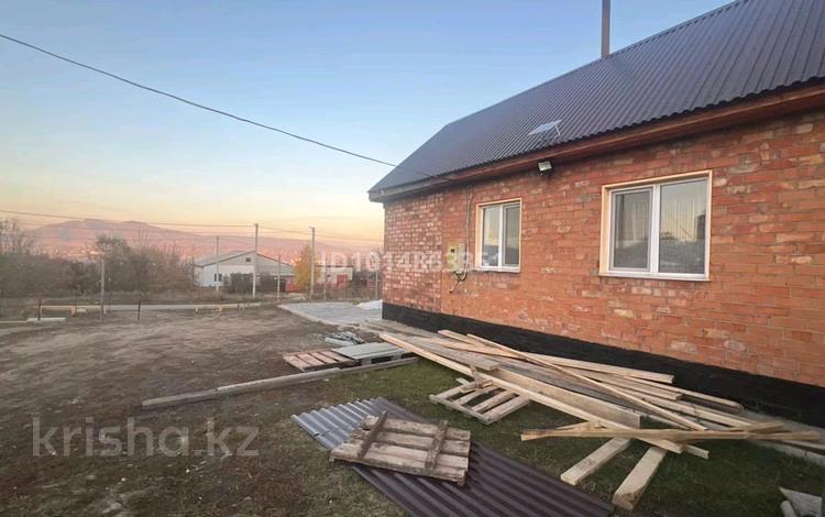 Жеке үй · 3 бөлме · 40 м² · 10 жүзд., Бастау 24 — Куленовка/Молдагулова, бағасы: ~ 18.5 млн ₸ в Усть-Каменогорске — фото 2