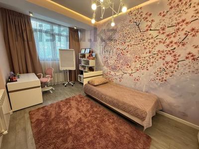 3-бөлмелі пәтер · 120 м² · 11/12 қабат, Варламова 33, бағасы: 81 млн ₸ в Алматы, Ауэзовский р-н