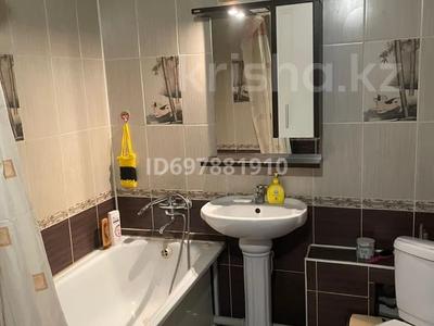 1-комнатная квартира · 59 м² · 6/9 этаж, мкр. Алмагуль, Аманшина 74 за 140 000 〒 в Атырау