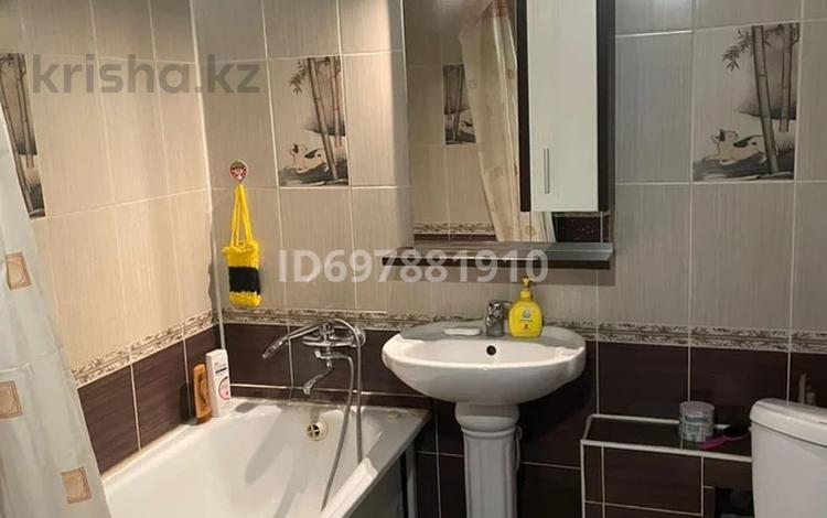 1-бөлмелі пәтер · 59 м² · 6/9 қабат, Алмагүл ш/а., Аманшина 74, бағасы: 140 000 ₸ в Атырау, мкр. Алмагуль — фото 2