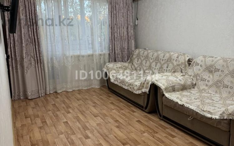 2-комнатная квартира · 42.5 м² · 4/5 этаж, Майкудук, 11а микрорайон 10 — Поликлиника номер 11 за 12.5 млн ₸ в Караганде, Алихана Бокейханова р-н — фото 2