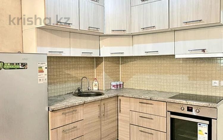 1-комнатная квартира · 33 м² · 2/12 этаж, Садвакасова за 230 000 ₸ в Алматы, Ауэзовский р-н — фото 2