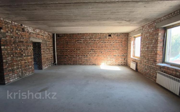 3-бөлмелі пәтер · 96.4 м² · 1/4 қабат, Михайловка ш/а., ул. Жанибекова 122, бағасы: 40 млн ₸ в Караганде, Казыбек би р-н — фото 2