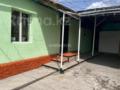 Жеке үй · 4 бөлме · 80 м² · 15 жүзд., Кабанбай батыра 16 — Школа базар, бағасы: 6.8 млн ₸
