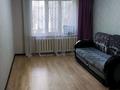 2-комнатная квартира, 61 м², 2/5 этаж помесячно, мкр Аксай-4 за 230 000 〒 в Алматы, Ауэзовский р-н — фото 2