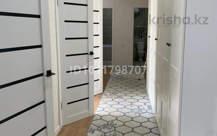 2-бөлмелі пәтер · 80 м² · 10/10 қабат, мкр Юго-Восток 1/2 — Строймарт, бағасы: 28 млн ₸ в Караганде, Казыбек би р-н — фото 2