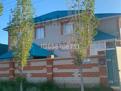Продажа домов и дачи в Актюбинской обл.: Отдельный дом · 10 комнат · 250 м² · 10 сот., Заречный 3 252 — Жансугуров за 42 млн 〒 Отдельный дом · 10 комнат · 250 м² · 10 сот., Заречный 3 252 — Жансугуров за 42 млн 〒 в Актобе, жилой массив Заречный-3