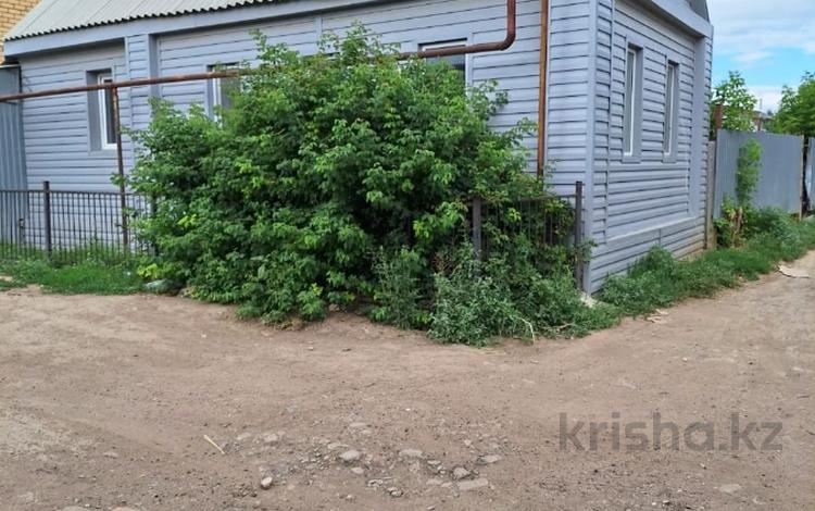 Отдельный дом · 2 комнаты · 55 м² · 2.6 сот., Рыскулбекова за 15 млн 〒 в Уральске — фото 4