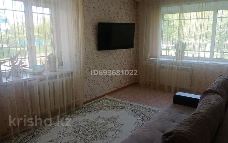 2-комнатная квартира, 44 м², 1/5 этаж, 1 микрорайон 14 за 6.5 млн 〒 в Лисаковске — фото 2