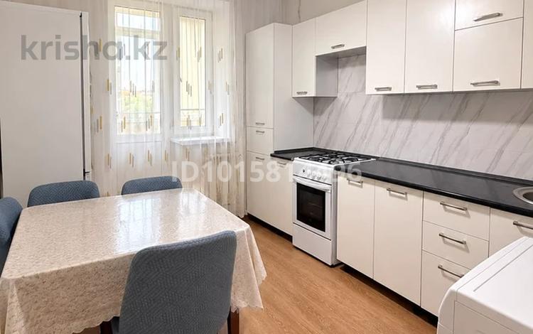 2-комнатная квартира · 50 м² · 2/3 этаж, жилой массив Есет Батыр, 1-й микрорайон, 20 — 1 мкр супер маркет Дина за 120 000 ₸ в Актобе — фото 2