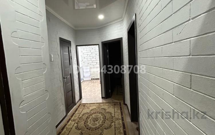 4-бөлмелі пәтер · 95 м² · 3/3 қабат, Тусупбекова 21, бағасы: 250 000 ₸ в Жезказгане — фото 2