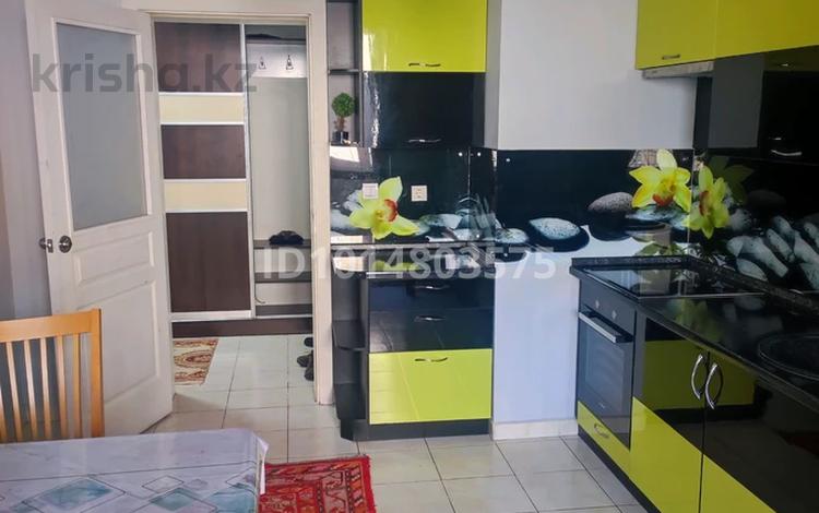 2-комнатная квартира · 65 м² · 3/9 этаж, мкр Аккент 8 за 280 000 ₸ в Алматы, Алатауский р-н — фото 2