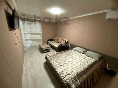1-комнатная квартира, 35 м², 4/5 этаж посуточно, Базарбек Усербаева 67 за 8 000 〒 в 