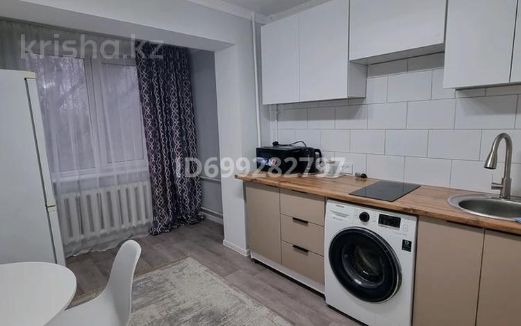1-комнатная квартира · 35 м² · 3/5 этаж, мкр Центральный 6 — Транспортной прокуратуры за 170 000 ₸ в Атырау — фото 2