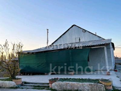 Жеке үй · 4 бөлме · 150 м² · 10 сот., мкр Турксиб, улица абая 165 — 16 конечная, бағасы: 16 млн ₸ в Таразе