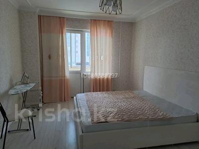 1-бөлмелі пәтер, 45 м² тәулігіне, Б. Момышулы 23, бағасы: 8 000 〒 в Астане, Алматы р-н