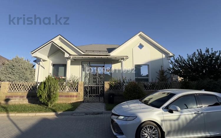 Отдельный дом · 4 комнаты · 145 м² · 8 сот., мкр Акжар за 50 млн 〒 в Шымкенте, Абайский р-н — фото 5