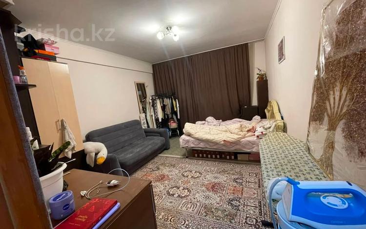 1-комнатная квартира · 38 м² · 1/5 этаж, мкр Аксай-1А 10А — Момышулы Толе Би за 24 млн ₸ в Алматы, Ауэзовский р-н — фото 3