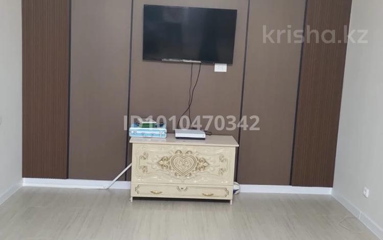 2-бөлмелі пәтер · 67 м² · 8/10 қабат, мкр. Алтын орда 30, бағасы: 25.5 млн 〒 в Актобе — фото 2