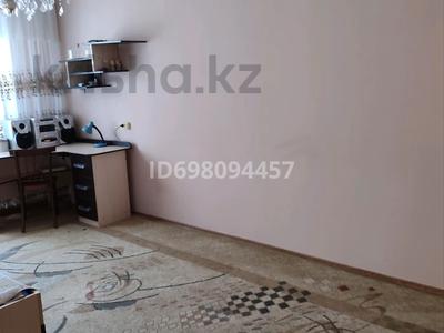 4-бөлмелі пәтер, 90 м², 9/10 қабат, мкр 11 — Н.Шайкенова-Маметова, бағасы: 26 млн 〒 в Актобе, мкр 11