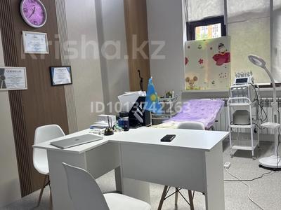 Офисы, салоны красоты, кабинеты и рабочие места, студии · 25 м² за 150 000 ₸ в Астане, Сарайшык р-н