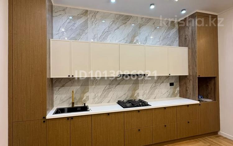 2-комнатная квартира · 77 м² · 1/7 этаж, мкр. Алтын орда, батыс 2 50л — Мустафа шокая за 37 млн ₸ в Актобе — фото 2