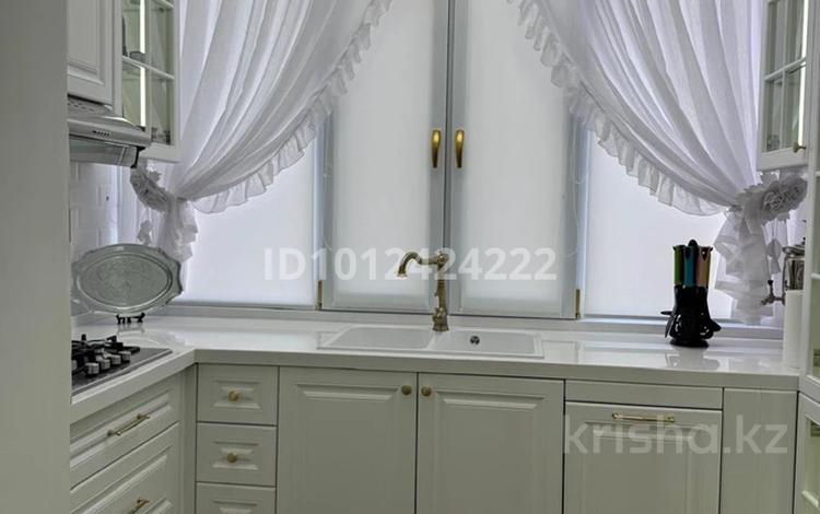 3-комнатная квартира · 82 м² · 4 этаж, Пр Тауелсиздик 10 за 800 000 ₸ в  — фото 2