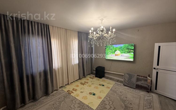 Отдельный дом · 2 комнаты · 70 м² · 5 сот., Бiрлiк 18 — Тауелсиздик за 19.9 млн 〒 в Уральске — фото 2