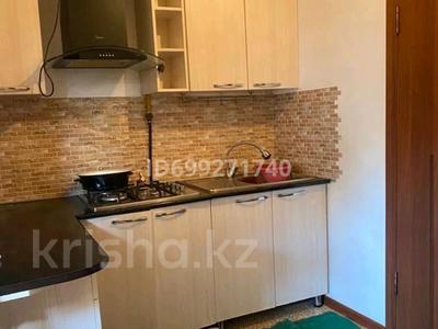 Жеке үй · 3 бөлме · 70 м², Накипов 85 — Комунизм тараз көшесінің қиылысы, бағасы: 60 000 〒 в Туркестане
